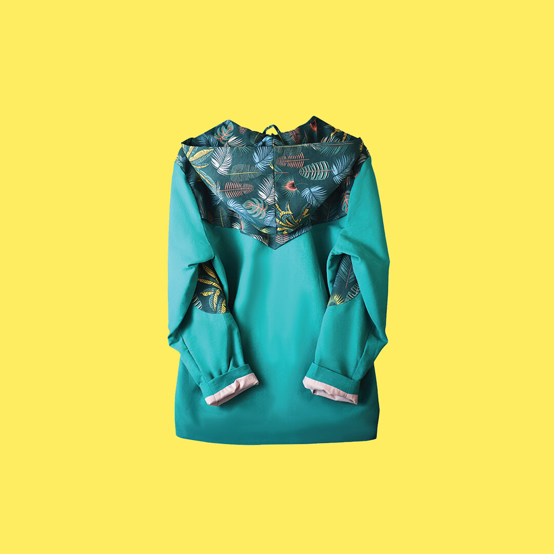 LIGHR GREEN  LINEN JACKET WITH HOOD AND COQUETTE WITH COLORFUL PLANTS